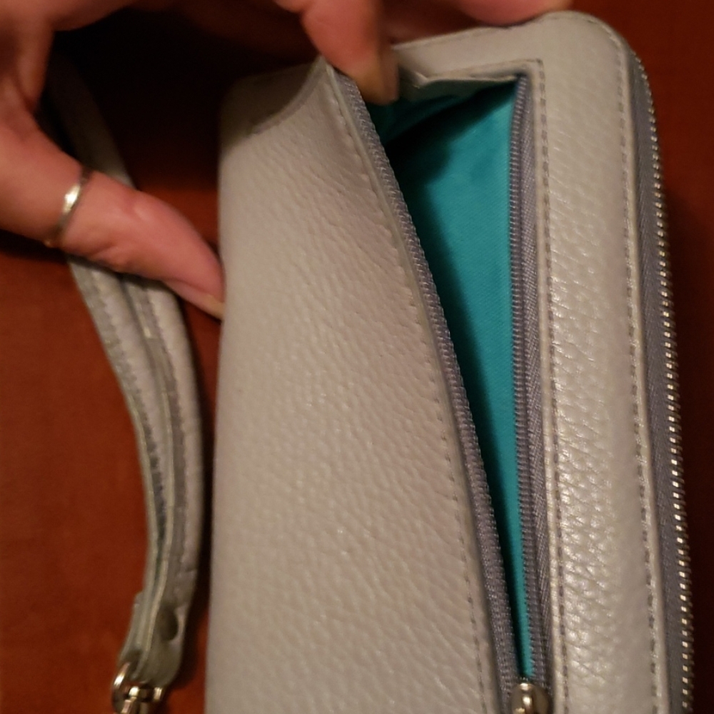 Fossil Leather Wallet - image 4